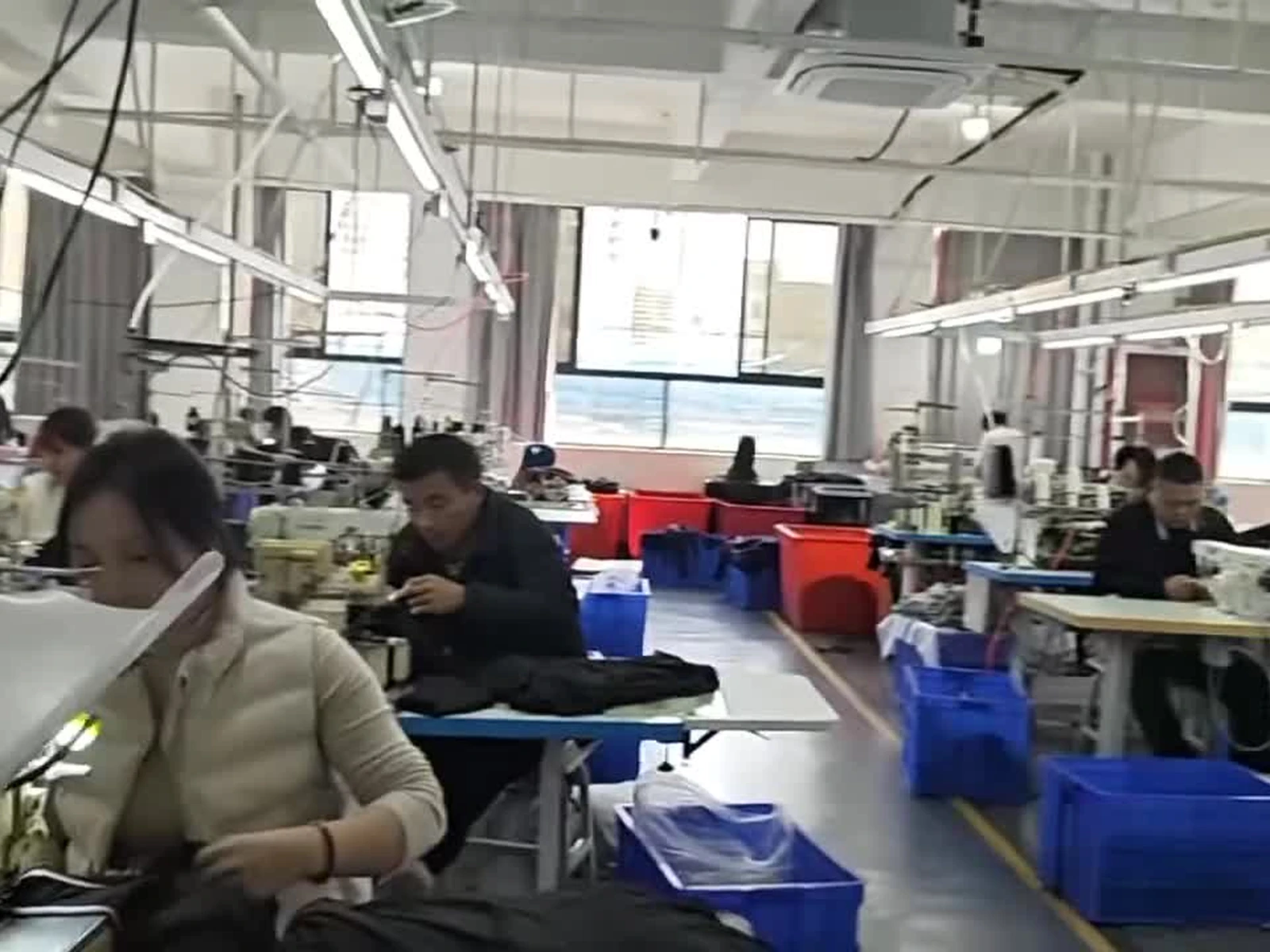 Download the Chinese capability deck